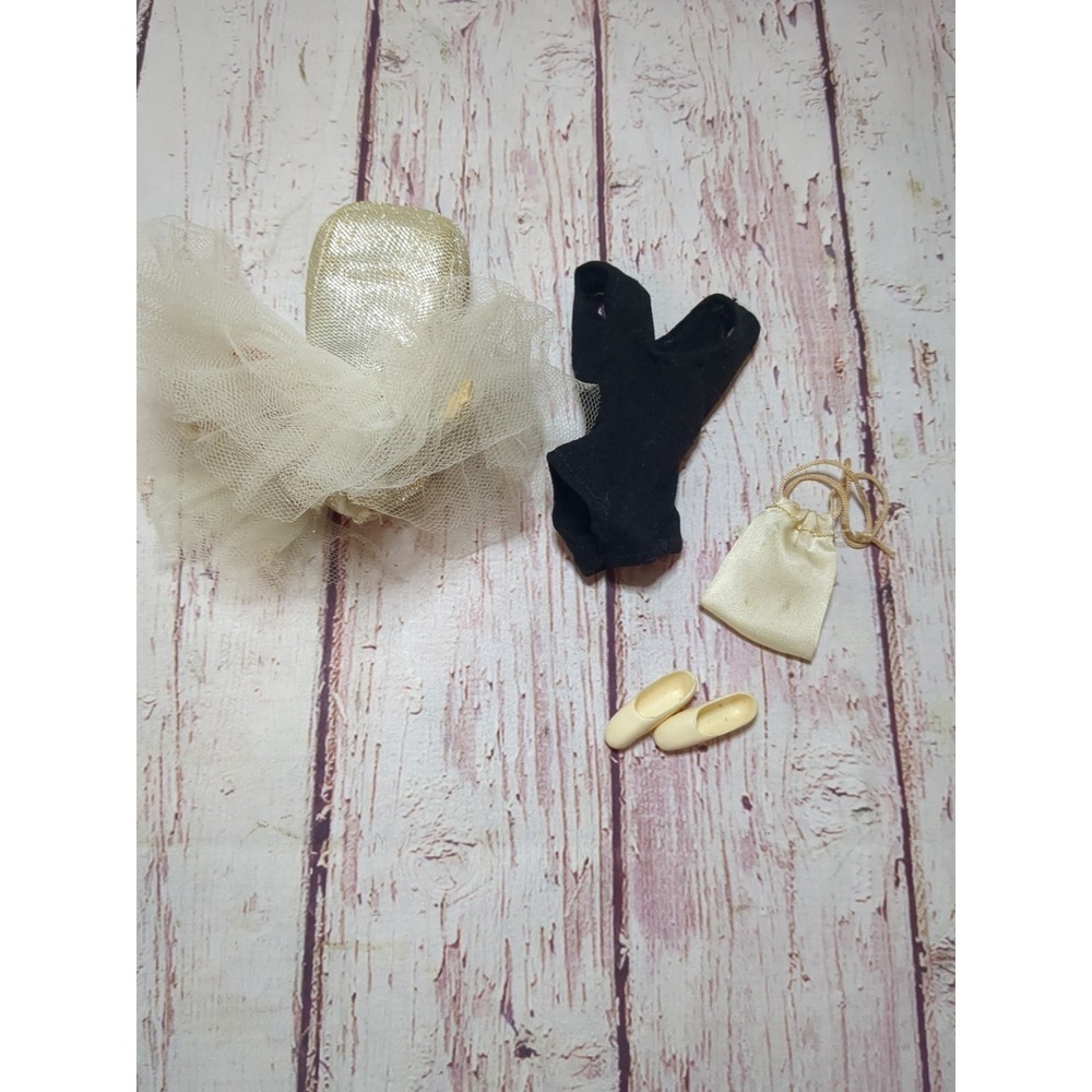 Vintage Barbie Ballerina Outfit Silver Tutu, Black Leotard, Ballet Shoe & Bag - Picture 10 of 10